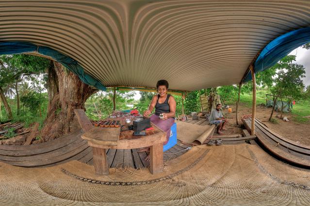 "Hightech" muss nicht unbedingt von Silicon Valley in Kalifornien kommen. Auch der Regenwald von Vanua Levu in Fiji ist ein passender Ort, modernste Led-Lampen für uns Segler herzustellen ...